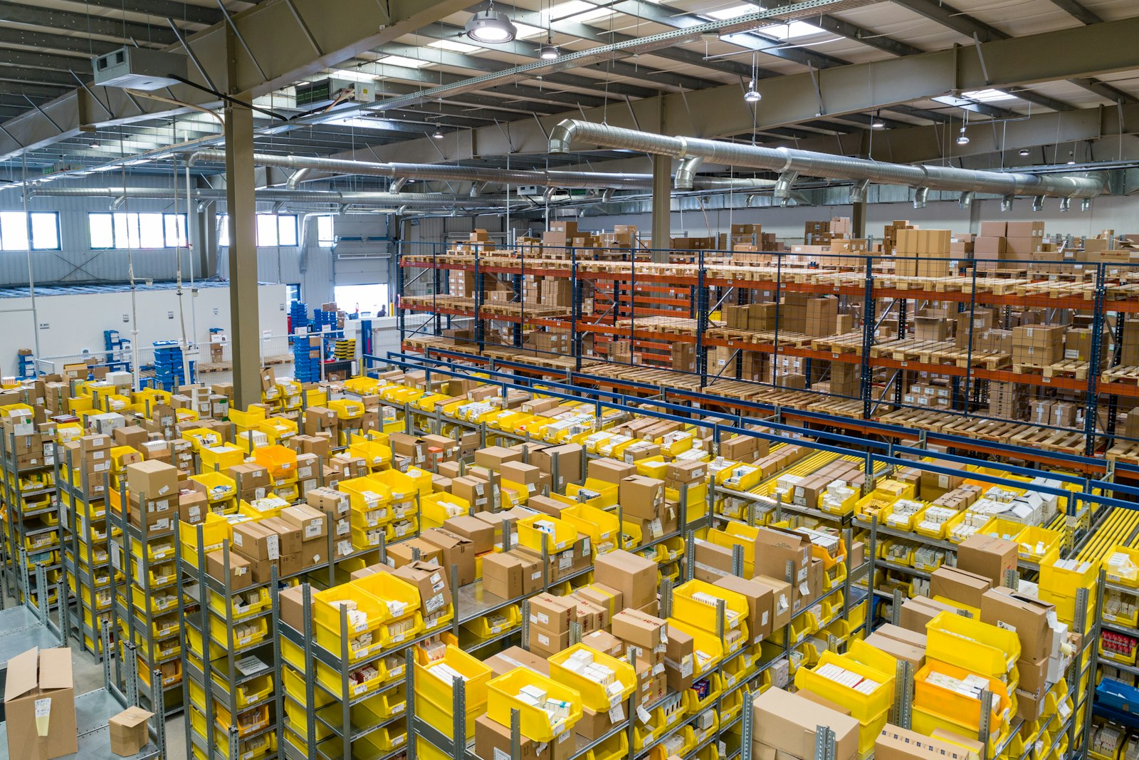 Warehouse fulfilment operations with packed goods