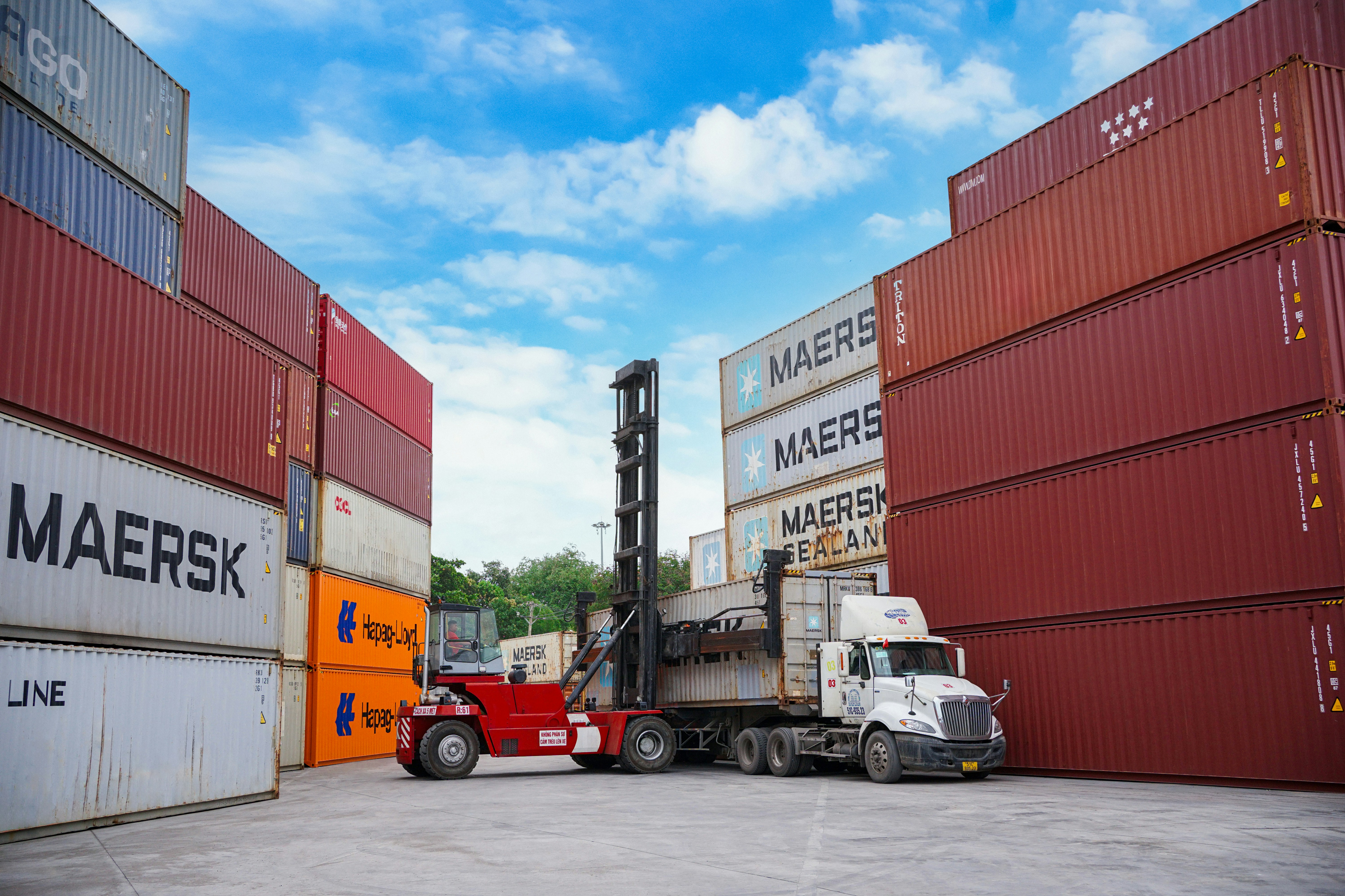 International cargo shipping